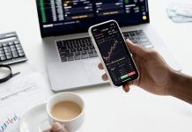 Trader avec une smartphone