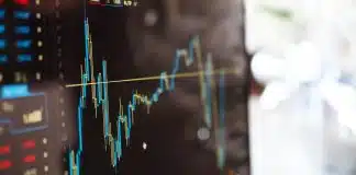 Les avantages d'utiliser un comparateur pour trouver le meilleur courtier